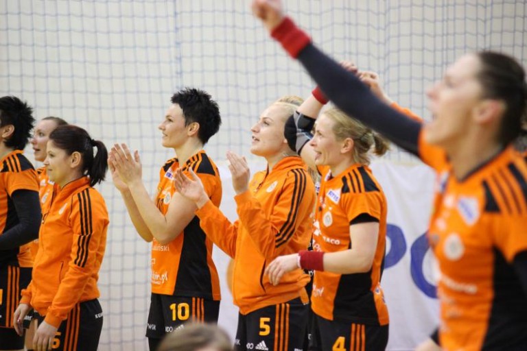 Wygrać dwa mecze u siebie