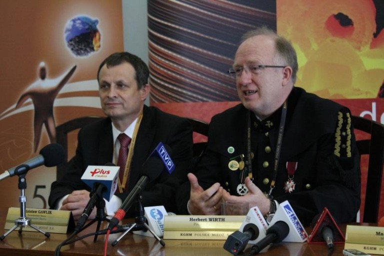 Zarząd proponuje: 8 zł za akcję