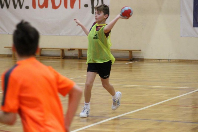 Naucz się gry w piłkę ręczną