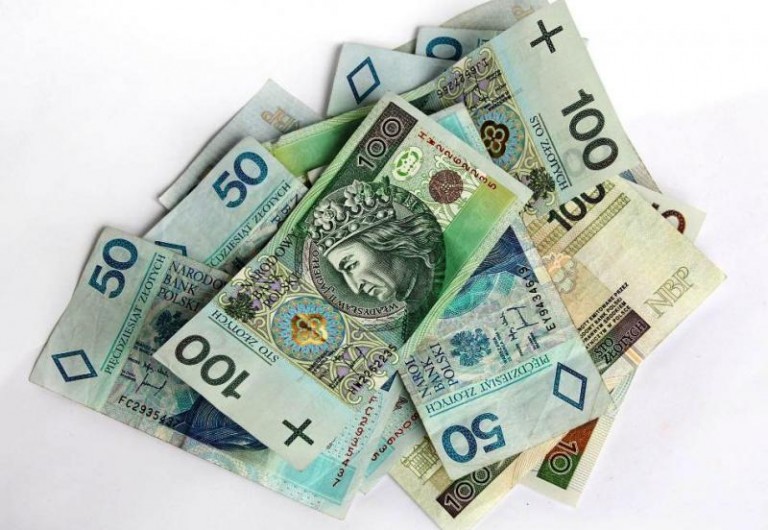 Dostali pieniądze dla bezrobotnych