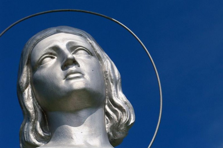 Święci będą balować w galerii