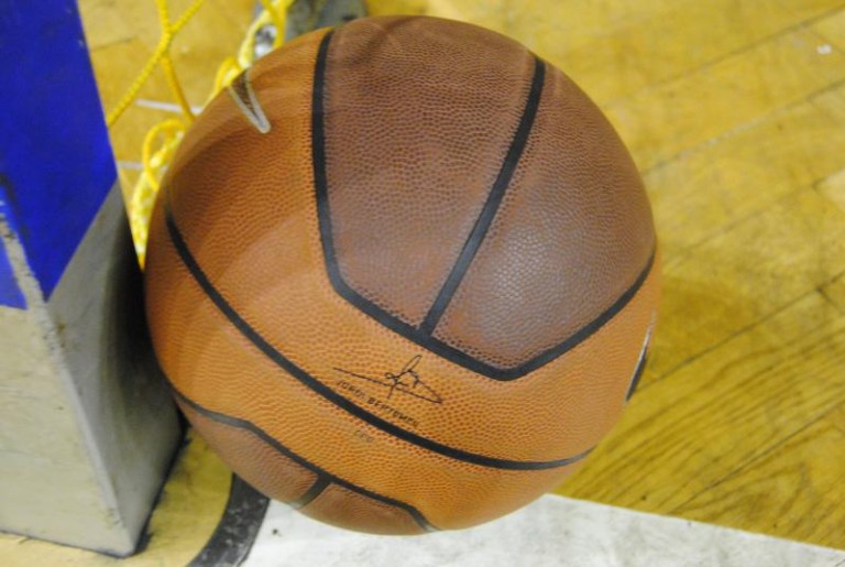 Zapraszają do gry w koszykówkę