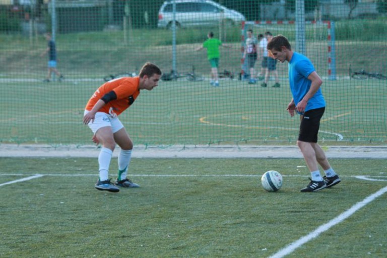 Bogowie Futbolu gonią FLASH Team