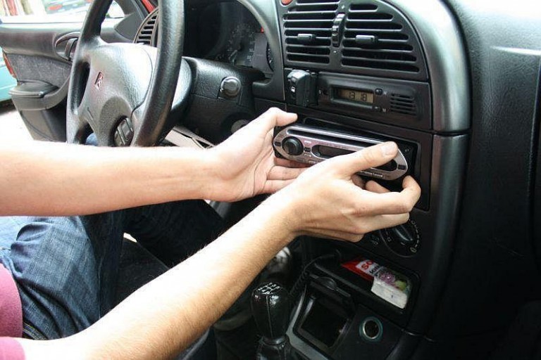 Zamiast na lekcje, poszli kraść