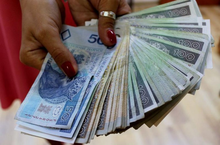 Wyłudzali kredyty na lewe zaświadczenia