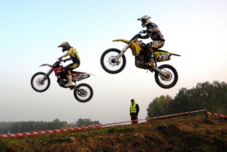 Połączyła ich pasja do motocrossu