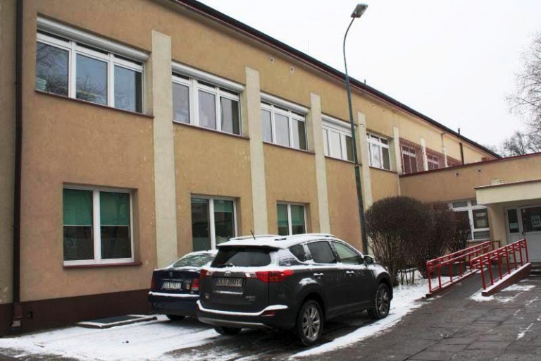 Uciekł ze szpitala przez okno