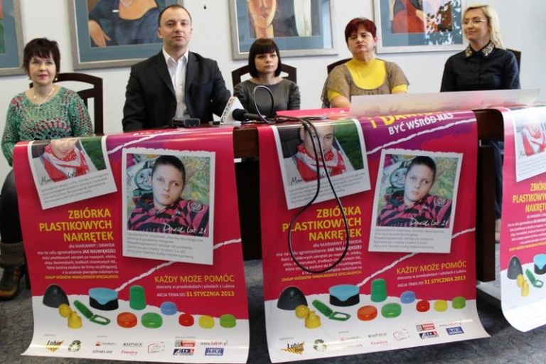 Nakrętki wymienili na pieniądze