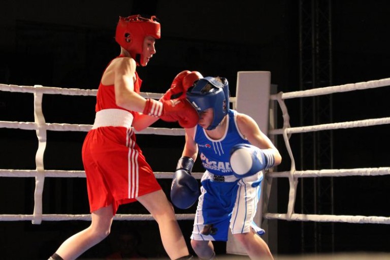 Młody pięściarz „Łobuz”