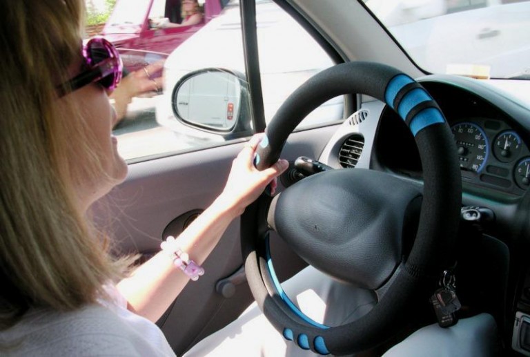 Noga z gazu, strażnicy na drogach