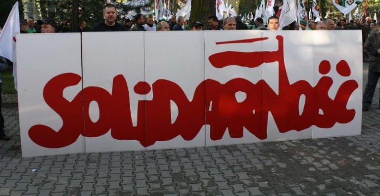 To perfidna i brudna nagonka Platformy