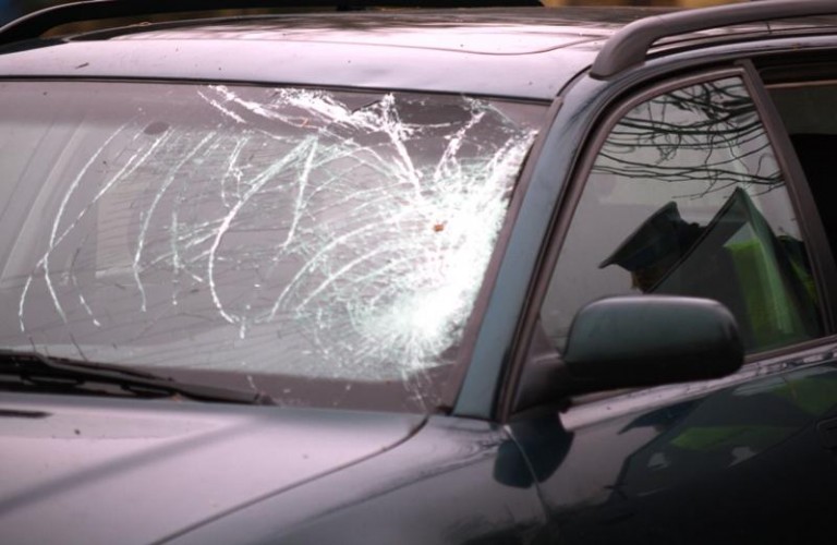 Kamieniami w samochody