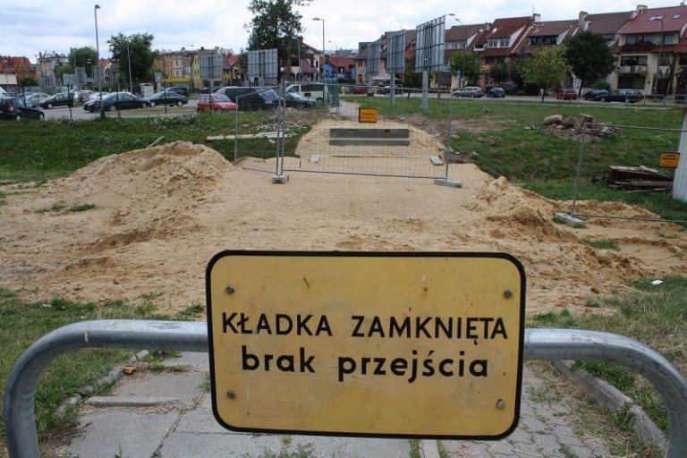 Kładka wciąż bez nazwy