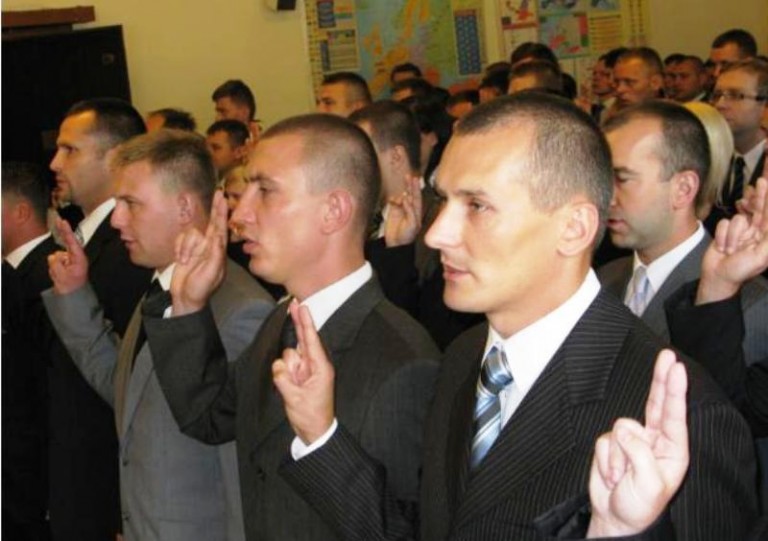 Nowi zasilili szeregi policji