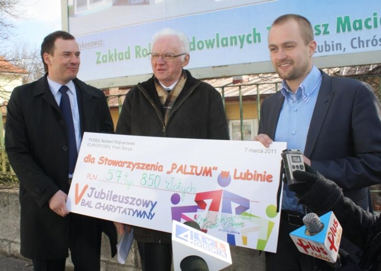 Platforma dzieli się pieniędzmi