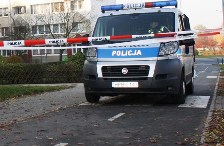 Znaleźli ciało przed blokiem