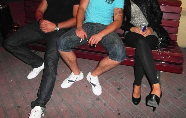 Z nudów przeszkadzają