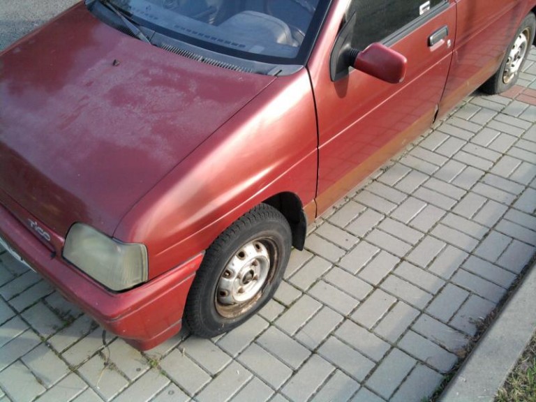 Porzucone auta. Straż prosi o informacje