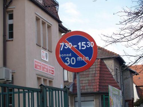 Przed gminą nie postoisz