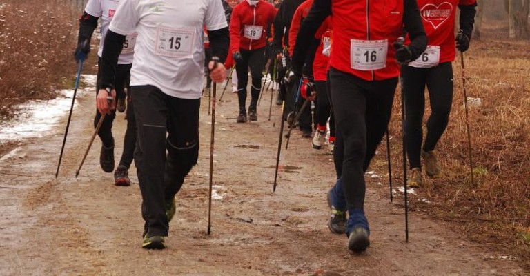 Nordic walking w parku za Muzą