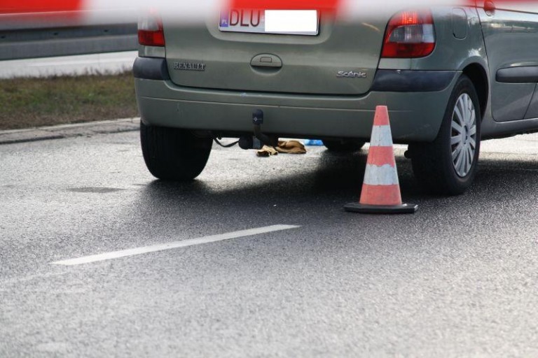Potrącona na pasach zmarła w szpitalu