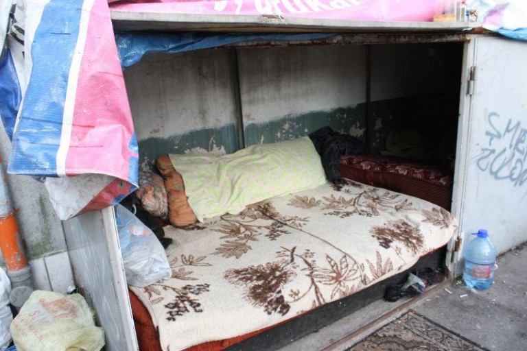 Bezdomni zatruwają im życie