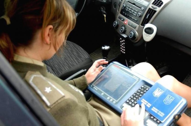 Do nas po sprzęt, do Niemiec po auta