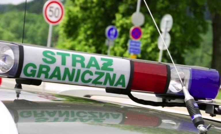 Zatrzymani i zmuszeni do wyjazdu