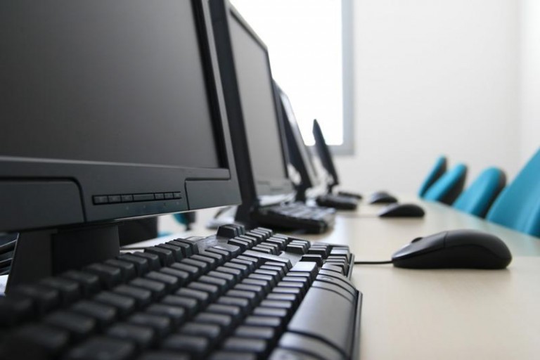 Wygrały pracownię multimedialną