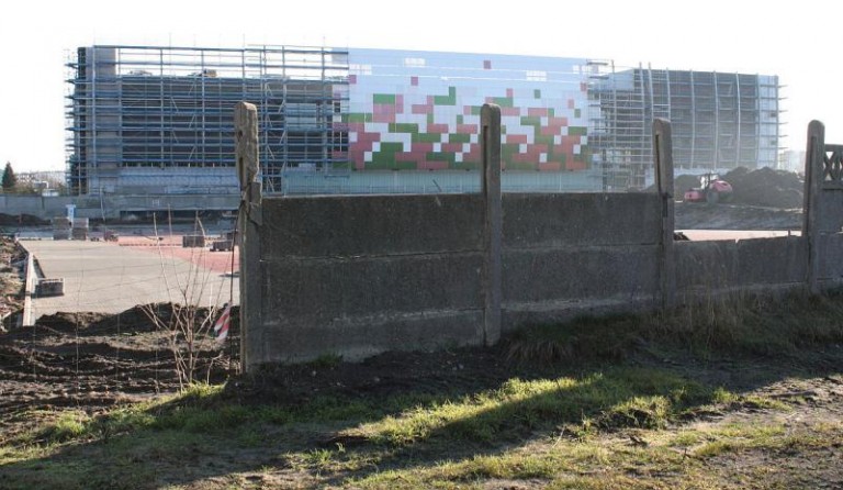 Z ronda wprost pod halę