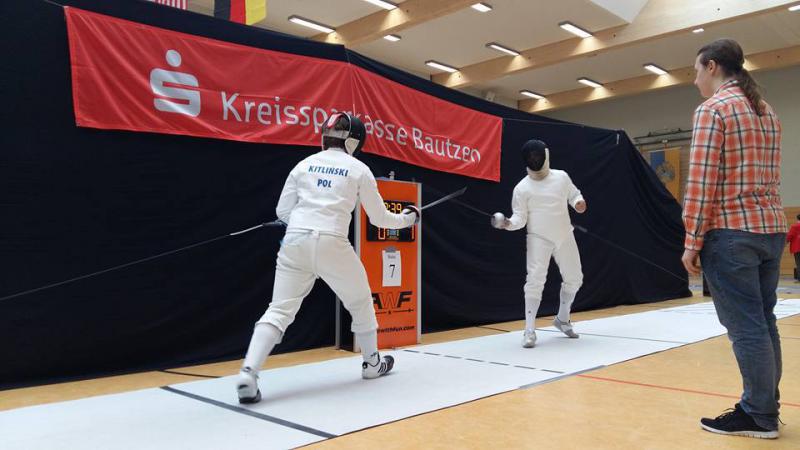Znakomity start szpadzistów