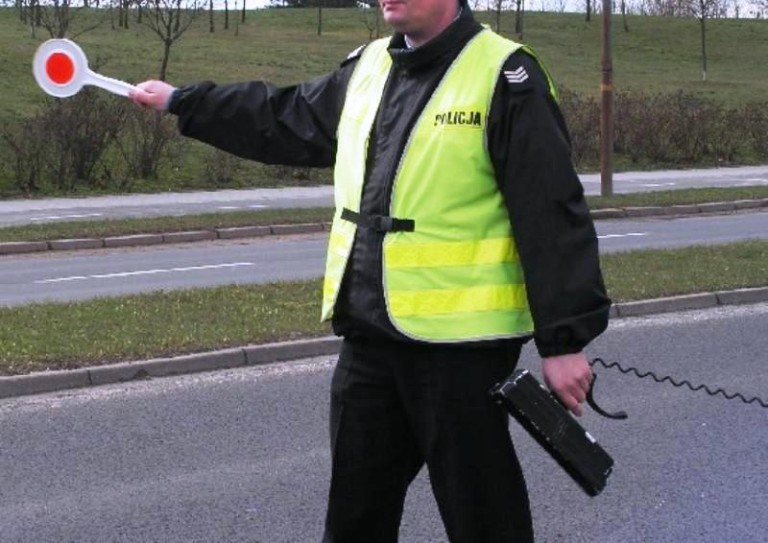 Zmieniły się przepisy, więcej policji na drogach