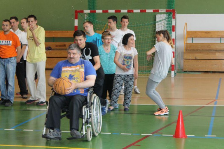 Grali na równi