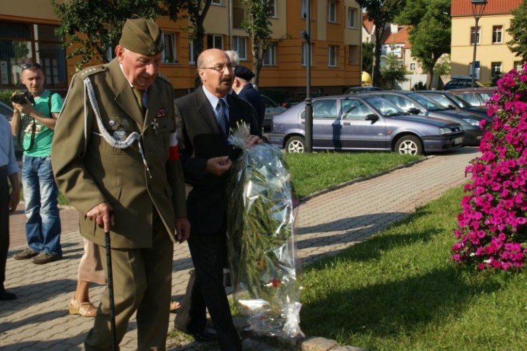 Oddali hołd powstańcom