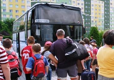 Zepsuty autobus miał wieźć dzieci