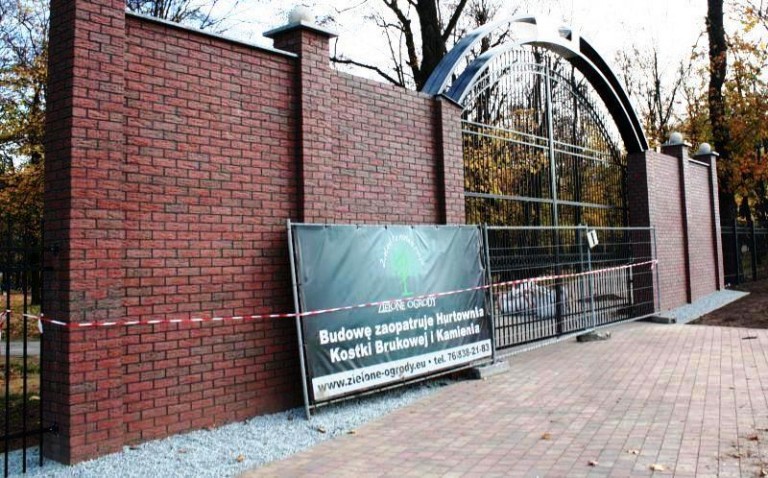 Pozamykali, bo montowali