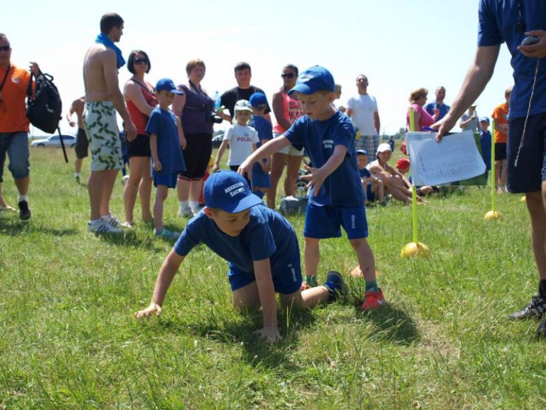 Mali zawodnicy na pikniku