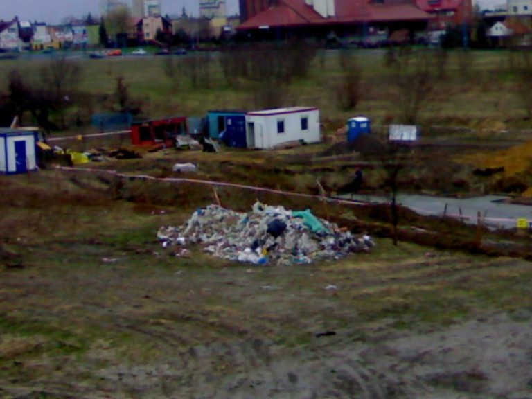 Mieszkania z widokiem na dziki śmietnik