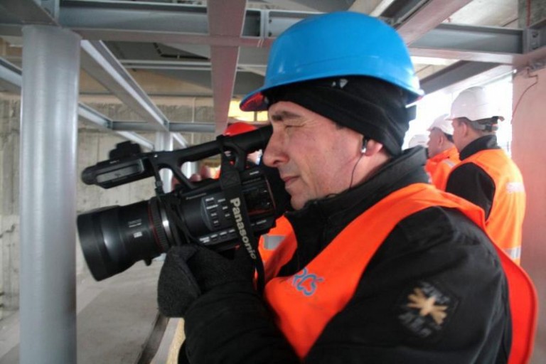 Kamera na budowie hali