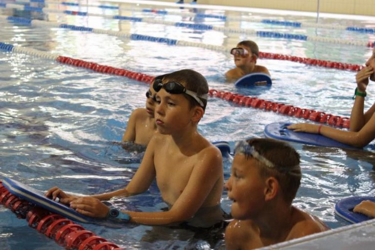 Sportowe szaleństwo na pływalni