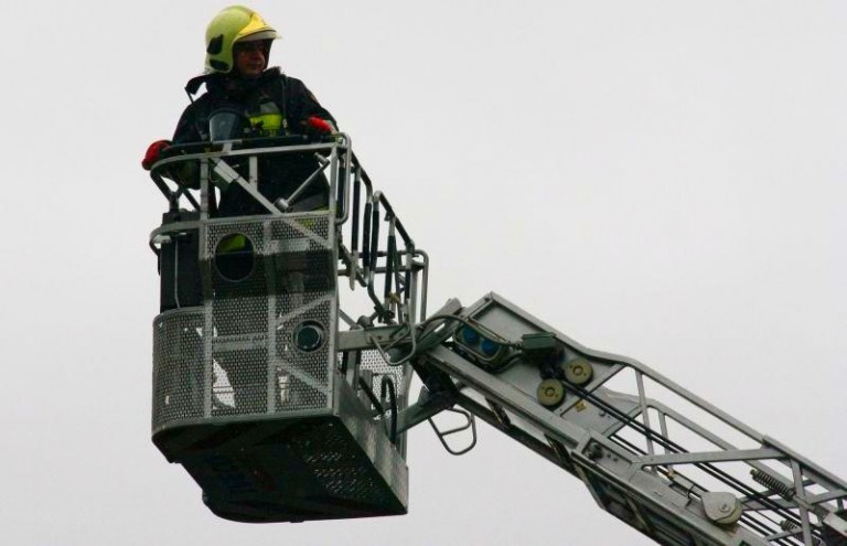 Dziecko zatrzasnęło matkę na balkonie