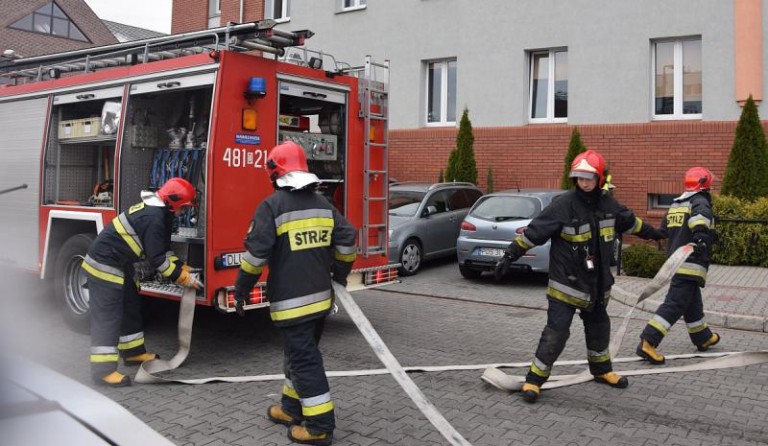 Strażacy ewakuowali starostwo