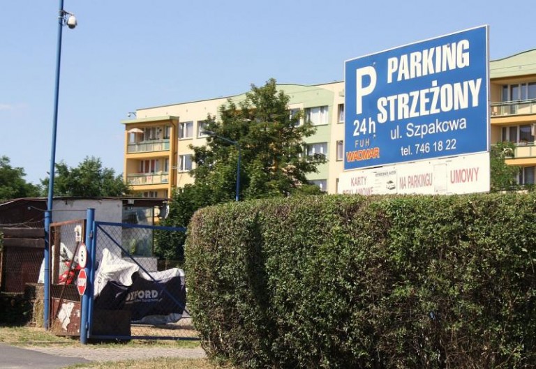 Parkingi nie całkiem strzeżone