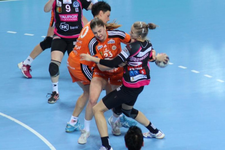 Gotowe na walkę z „Niebieskimi”