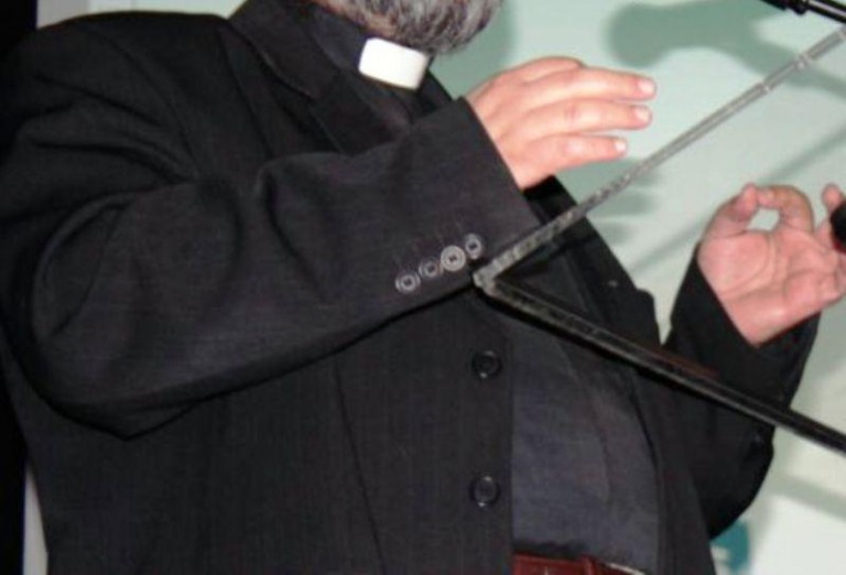 Udawał zakonnika i okradał księży