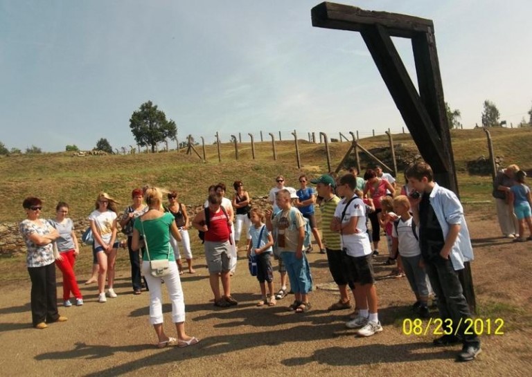 Lekcja historii w obozie zagłady