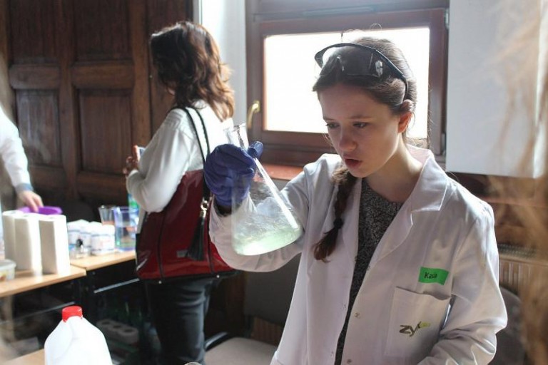 Eksperymentują w szkole