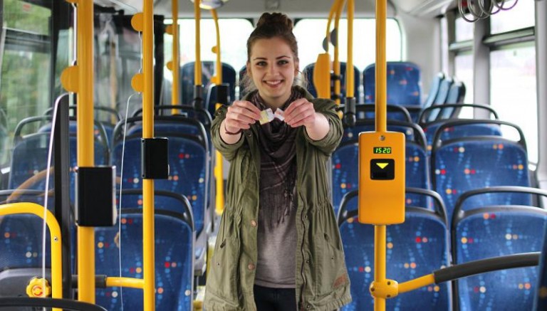 Kasowniki zostaną, darmowe autobusy też