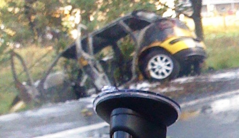 Wjechał do rowu i stanął w płomieniach