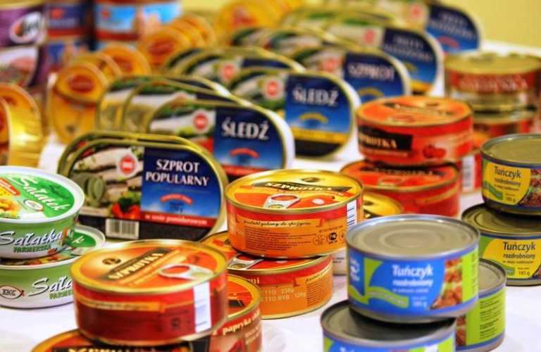 Zbierają jedzenie dla dzieci